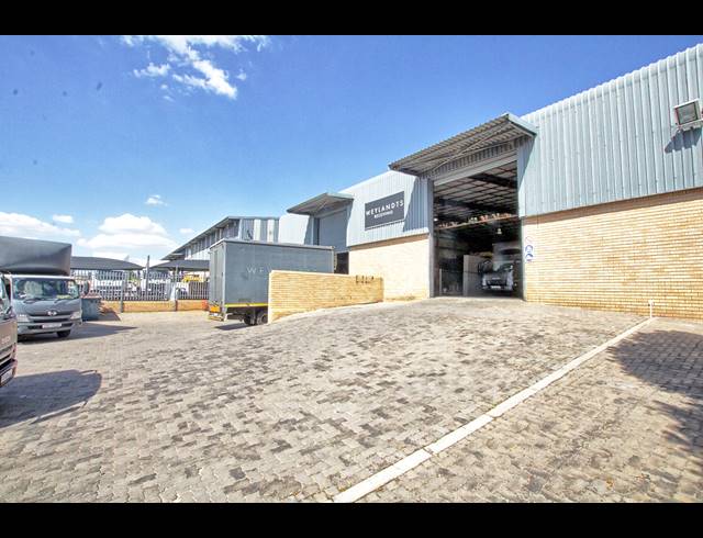 2,700M² WAREHOUSE TO LET IN HOOGLAND